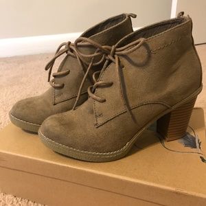 Nude ankle boots